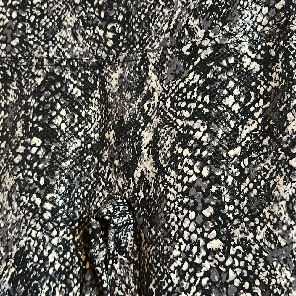 Spanx Small Black And White Patterned Leggings - image 2